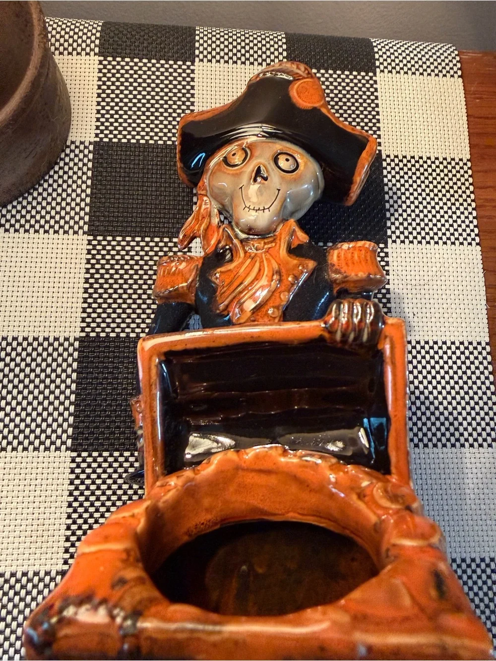 BONEY BUNCH PIRATE CANDLE HOLDER YANKEE CANDLE 2009 HALLOWEEN DECOR COLLECTIBLE